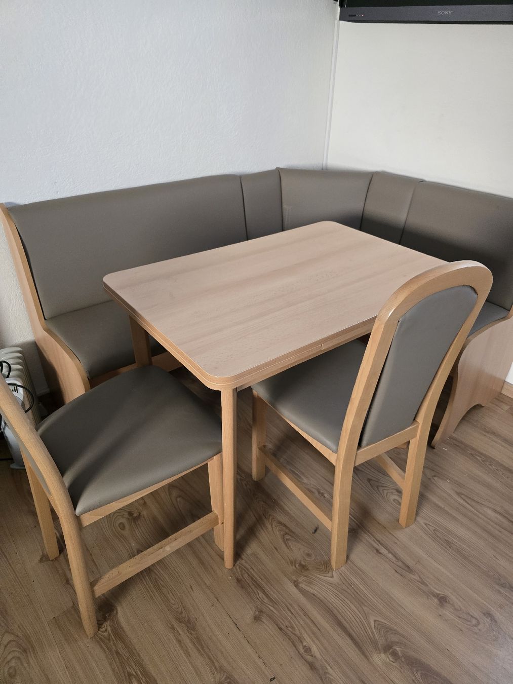 Tischset: salle à manger – Neu (gemäss Beschreibung) aus Muraz (Collombey) von Bahazm