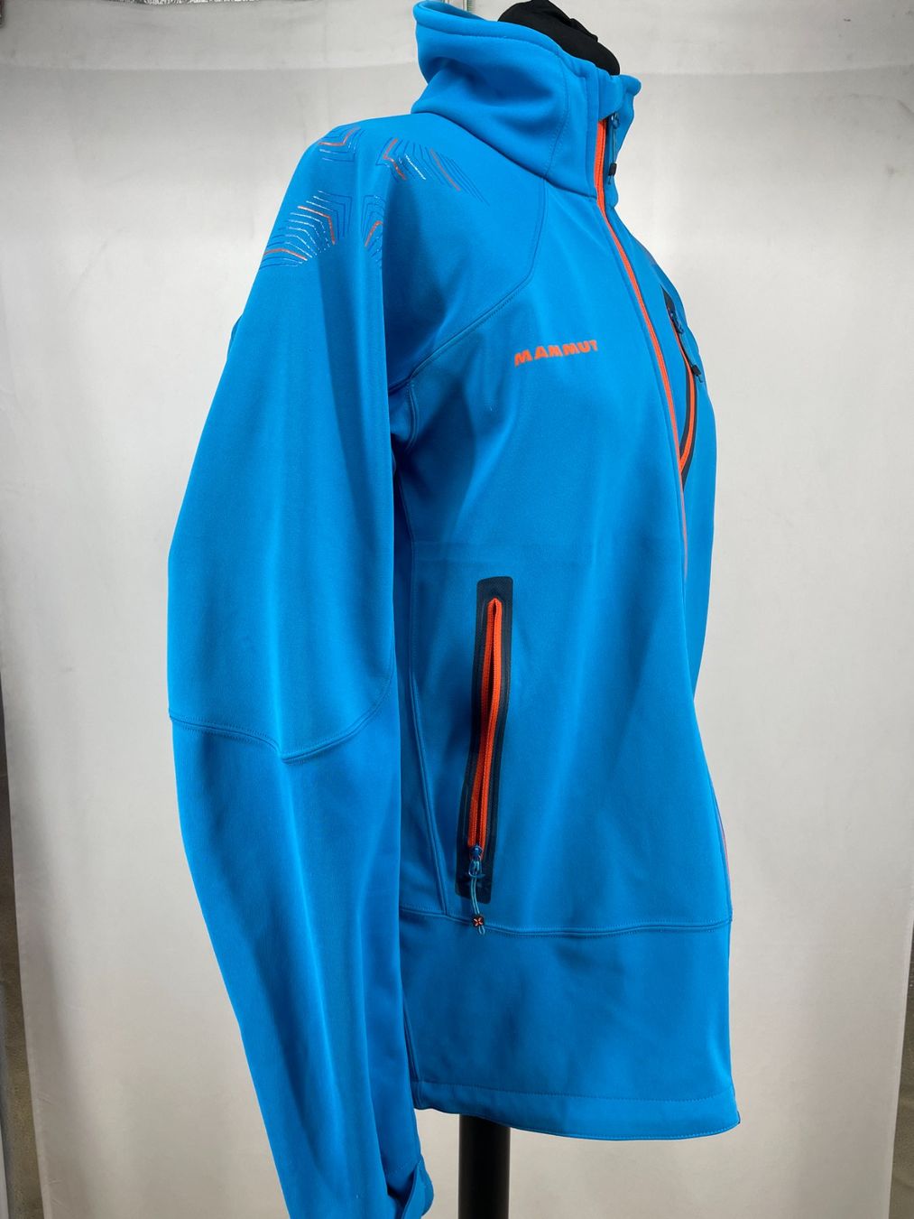 Mammut Jacken: MAMMUT Eiger Extreme coupe-vent bleu Taille L – Gebraucht aus Lausanne von PlusValue_Lausanne 3