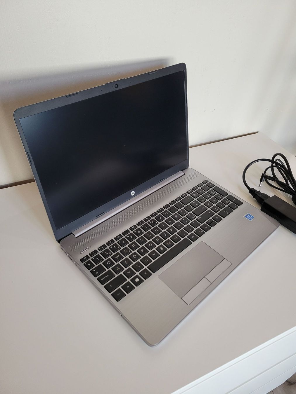 Hewlett Packard Portables: HP 250 G8 Notebook, Laptop – D'occasion à Embrach par iniiminii 8