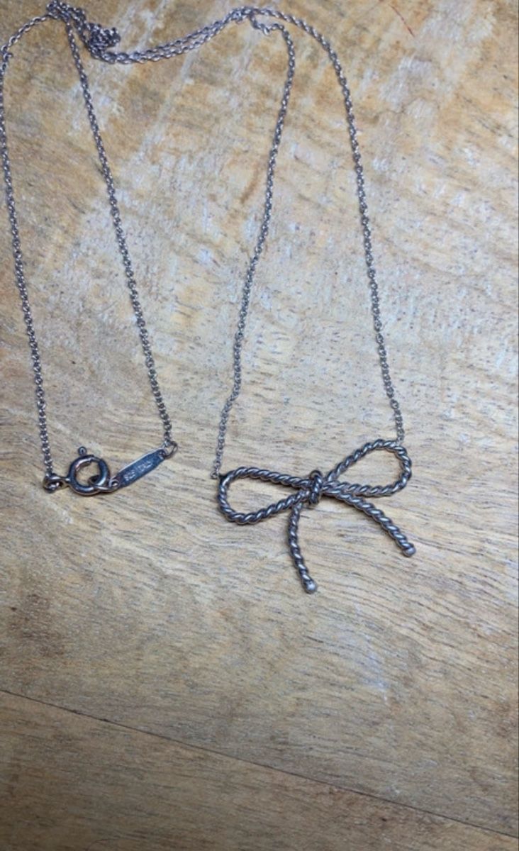 Tiffany & Co. Catenine: Girocollo Tiffany & Co fiocco argento – Usato da Baden venduto da LucyPeckam32