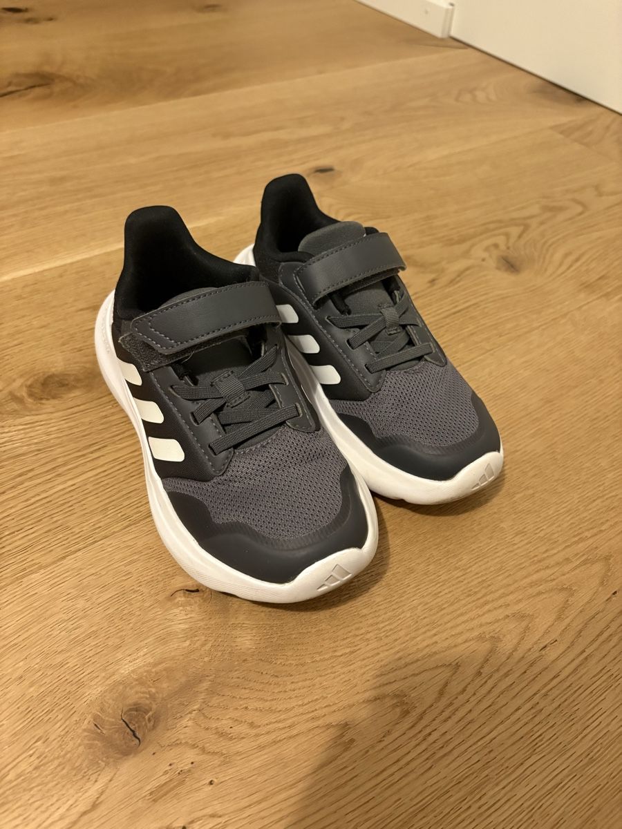 Adidas Scarpe per ragazzi: Kinderschuhe adidas – Usato da Horn venduto da ant_766g