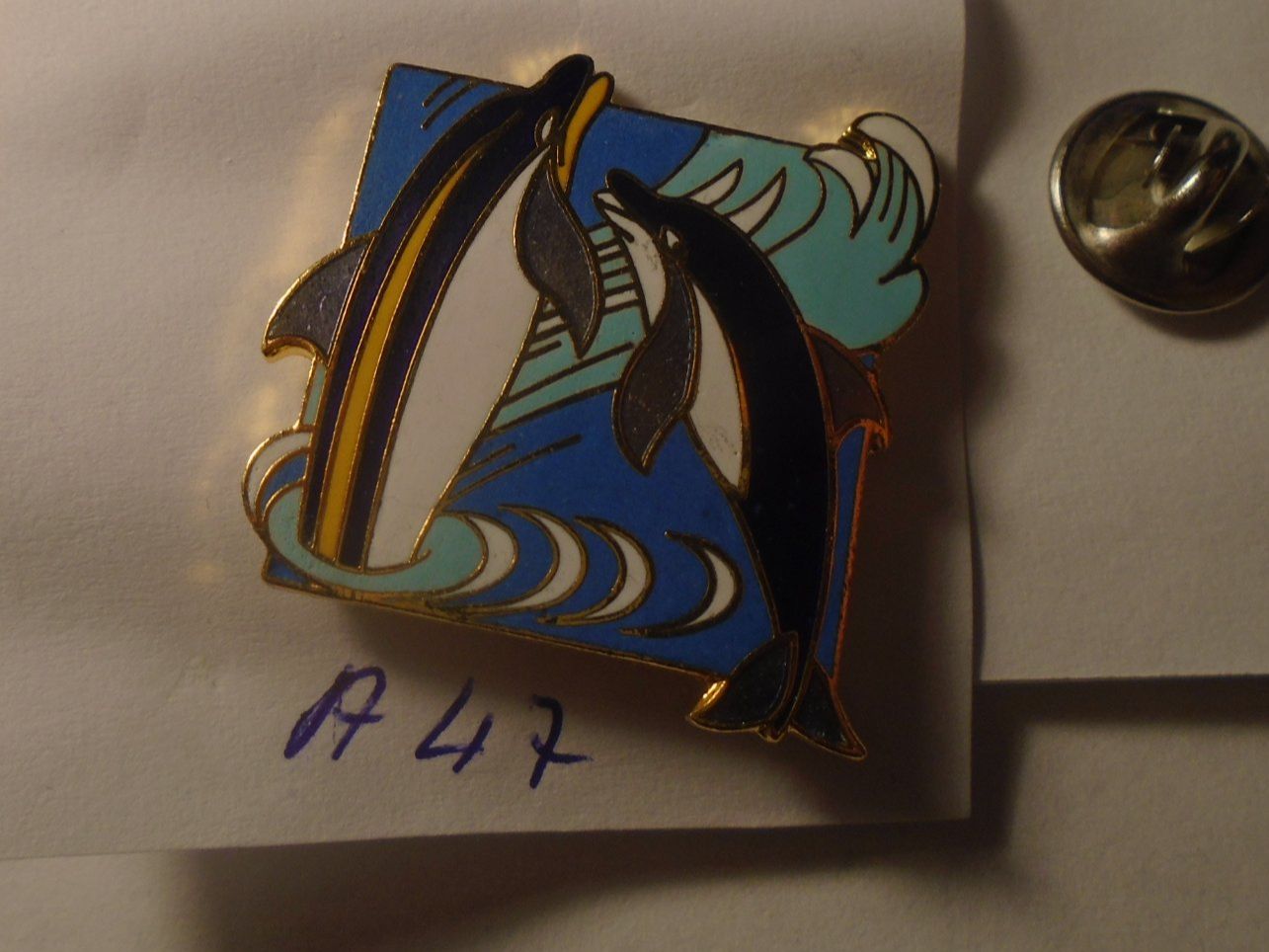 Placchette & Badge: 1 Delfin Pin (A47) – Usato da Winterthur venduto da Beli2000