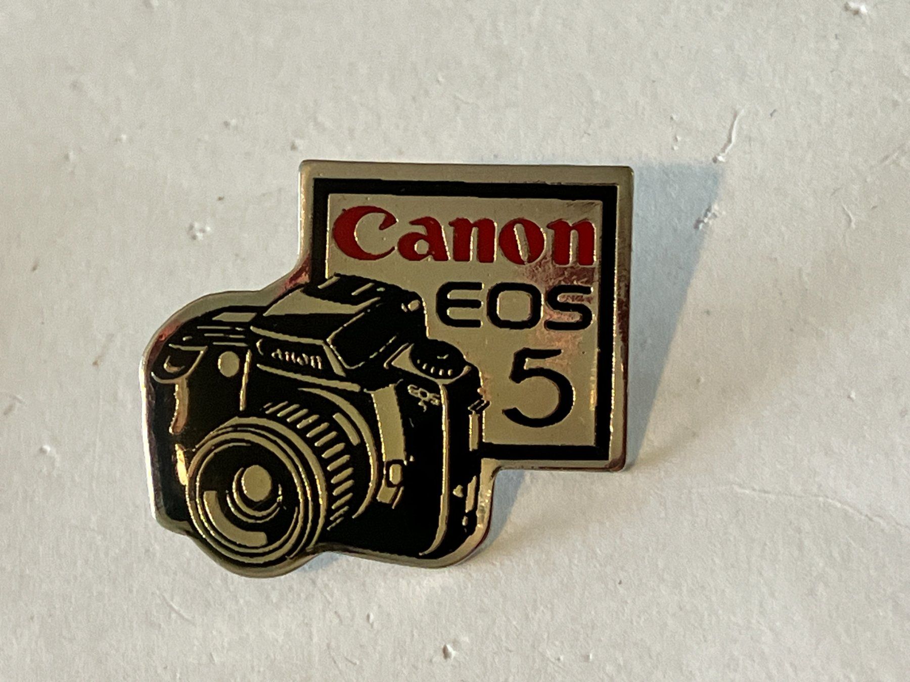 Placchette & Badge: 1 Pin Canon EOS 5 – Usato da Basel venduto da djwwpp