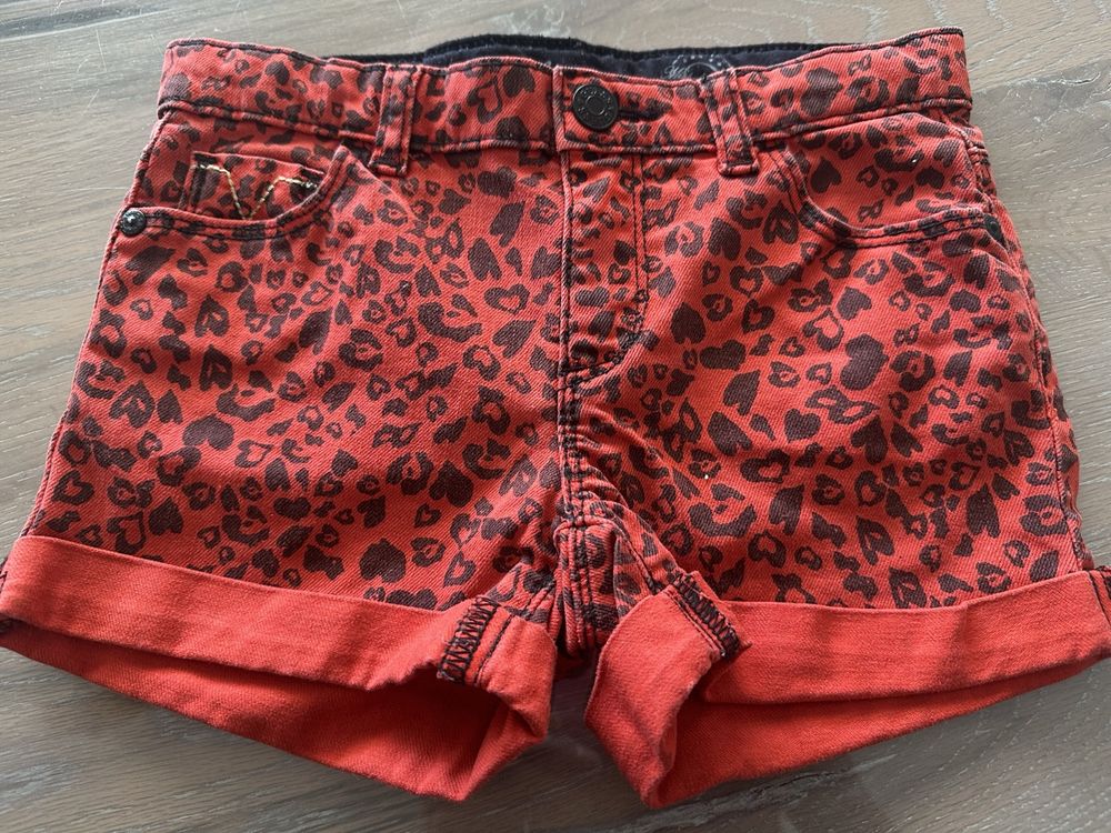 Guess Pantaloni: Guess Shorts, Gr. 104-110 – Usato da Safenwil venduto da Whoopie1