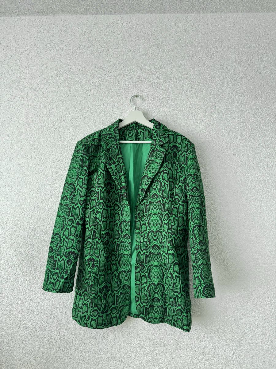 Giacche: Grüner Blazer mit Schlangenprint – Nuovo (secondo la descrizione) da Glattpark(Opfikon) venduto da olg_g9wb