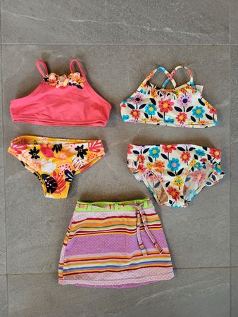 Badebekleidung / Bikini Grösse 110/116