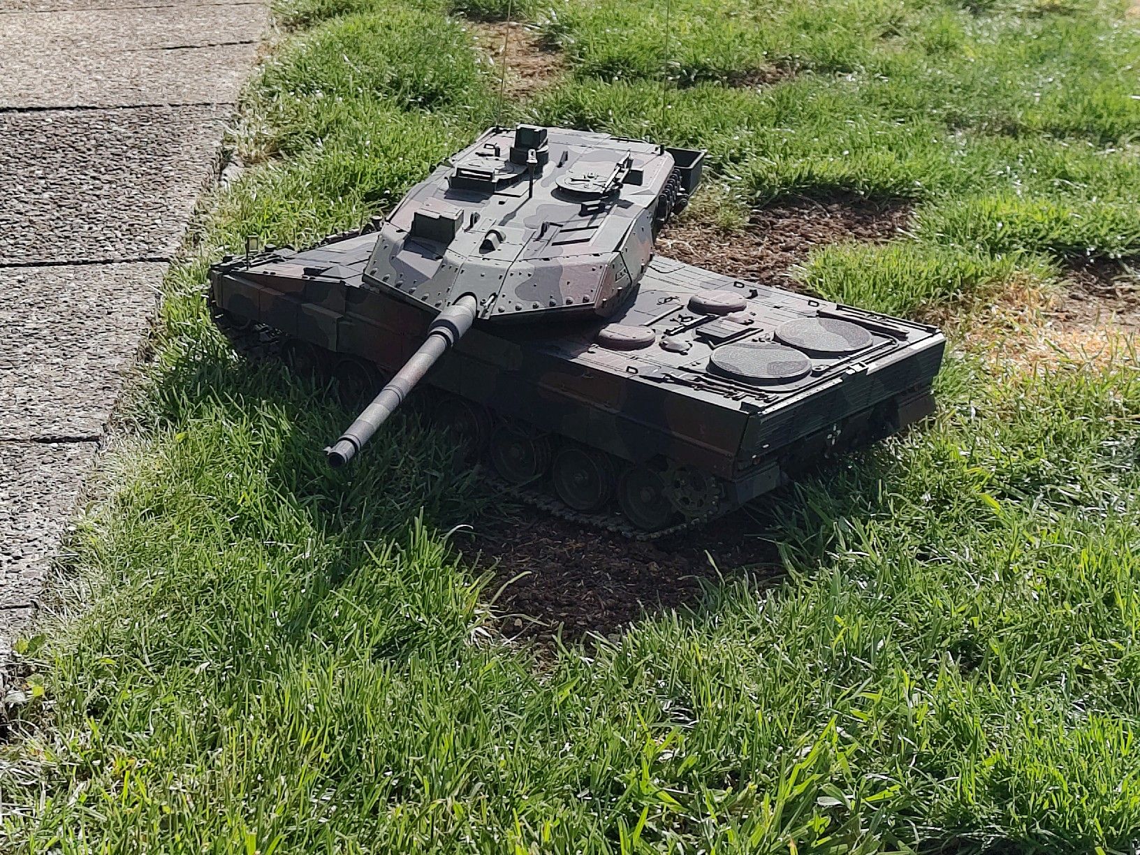 Torro RC Modellbau: RC Panzer Leopard 2A6 - Torro – Gebraucht aus Männedorf von t_mode 1