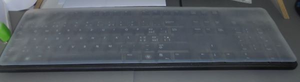 Tastiere: Tastatur Staubschutz aus dünnem Silikon NEU/ Porto 1.20 – Nuovo e nell'imballaggio originale da Egliswil venduto da jimygbs