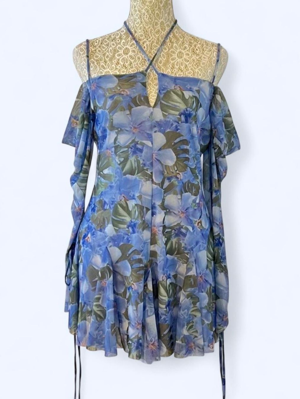 Zara Vestiti: Zara Blue floral mini dress – Nuovo (secondo la descrizione) da Otelfingen venduto da houseofstae