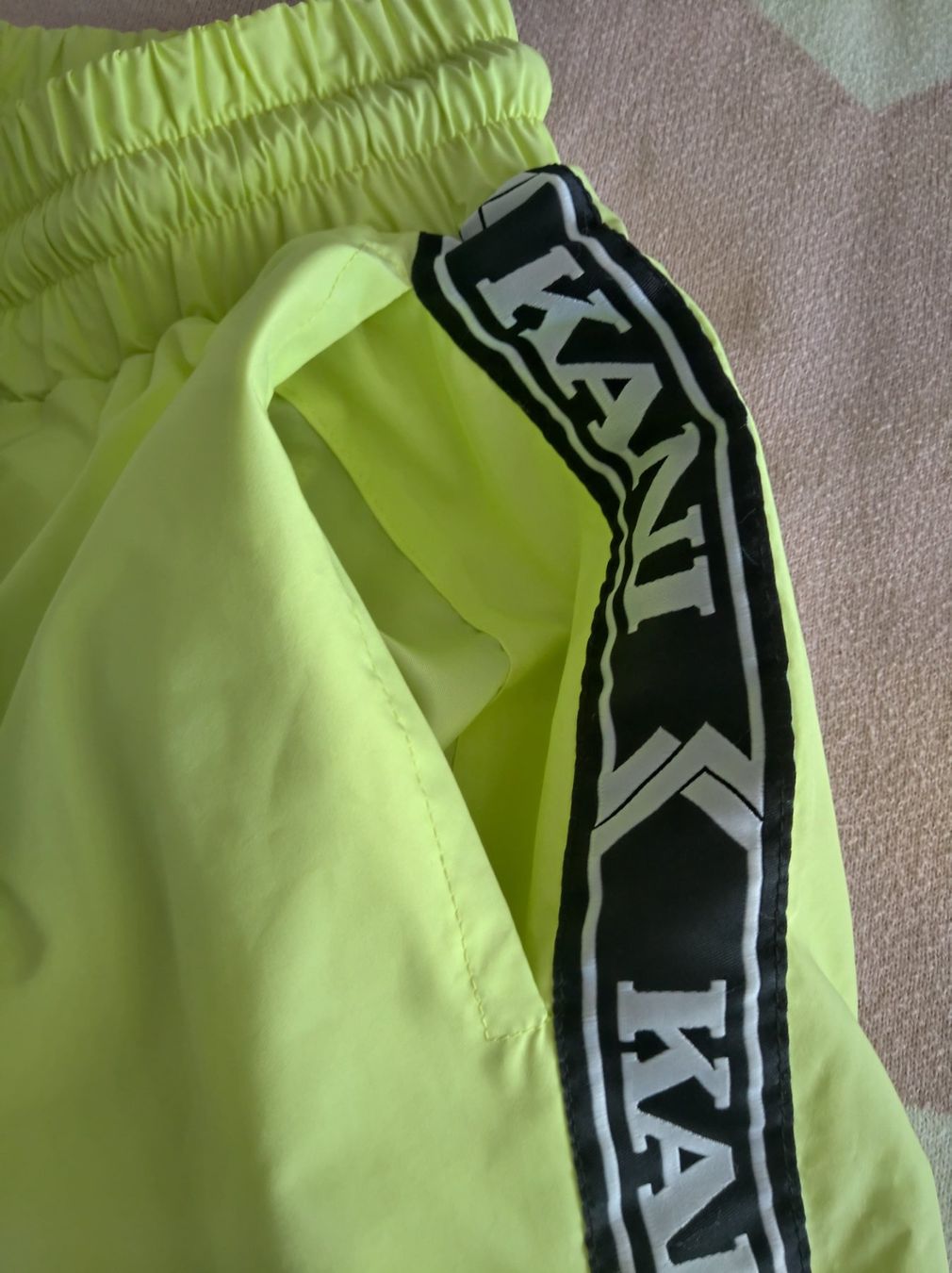 Pantaloni: Kani Trainerhose – Usato da Salenstein venduto da Silly...0 9