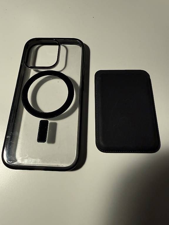 Covers & Schutzfolien: Neuwertige iPhone 16 Pro Hülle mit Wallet – Gebraucht aus Uitikon Waldegg von lar_s9kb
