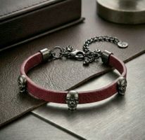 Burgendi-Lederarmband mit Totenkopf-Elementen von A&C - Neu