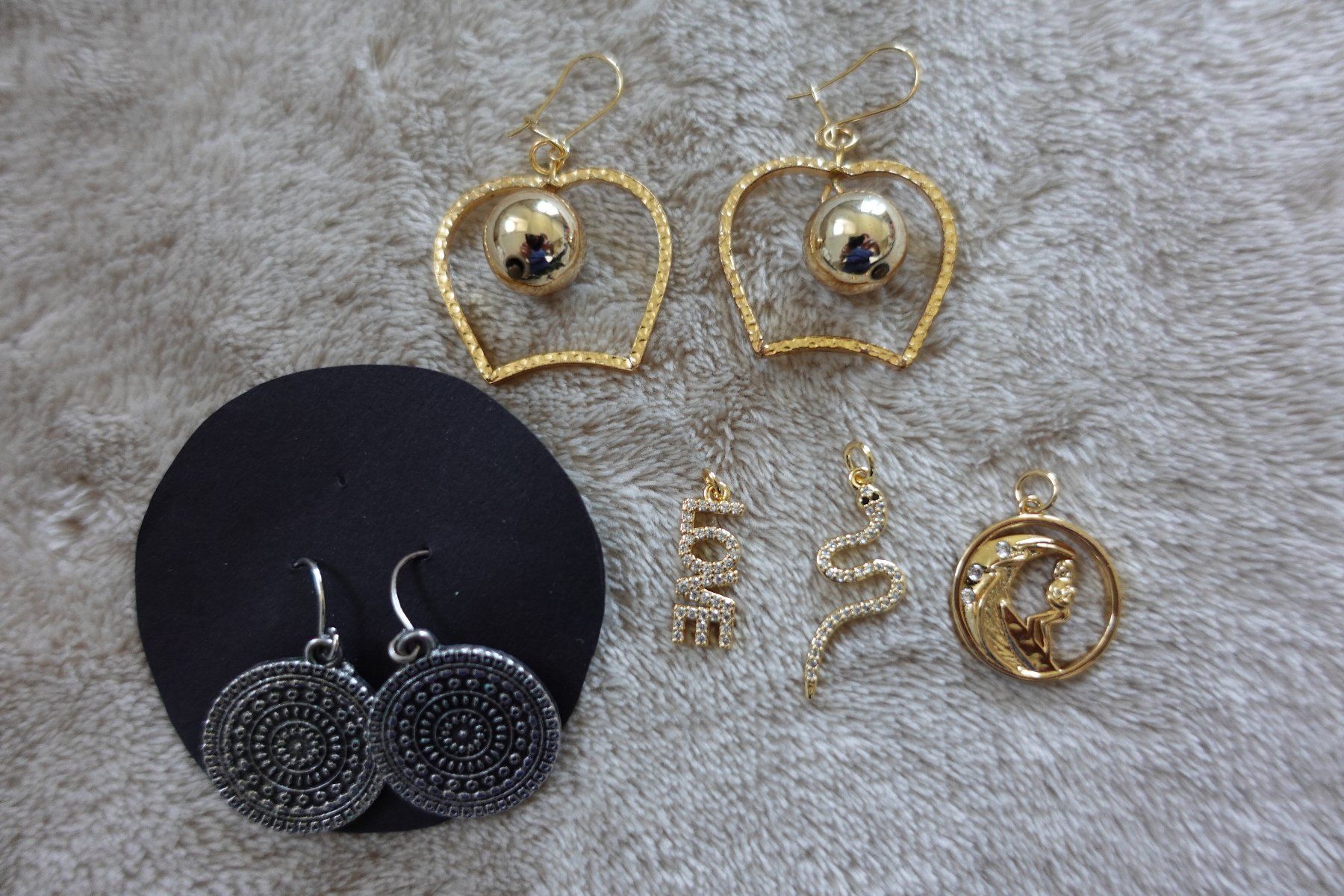 Altri gioielli: 1 schönes 29 teiliges Modeschmuck Set – Usato da rorschach venduto da Babsi64 3