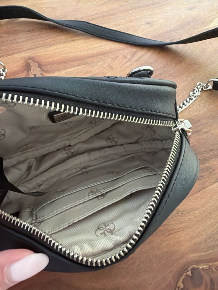 Guess Taschen für Damen: Guess – Neu (gemäss Beschreibung) aus Niederwangen BE von Pupi2011 1