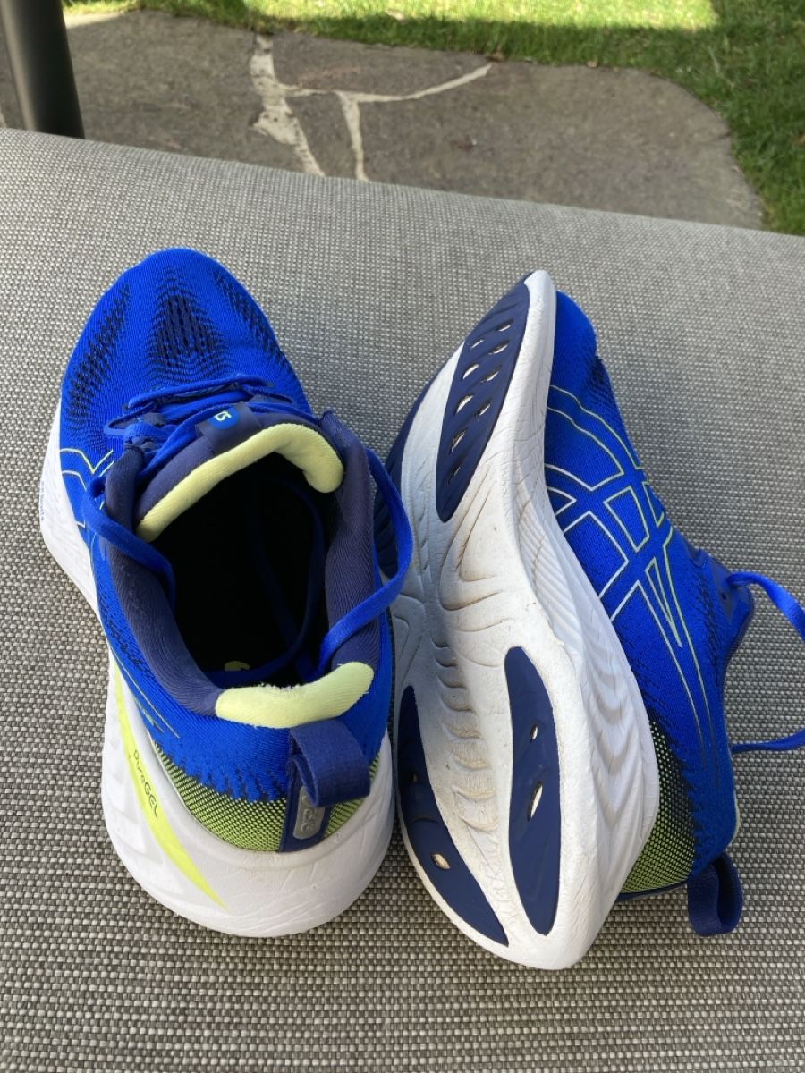 Asics Scarpe da uomo: Asics Cumulus Gel 44 – Usato da Bülach venduto da eugig5 2