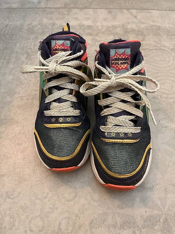 Scarpe per ragazze: Skechers Sneakers Gr. 33 – Usato da Hochdorf venduto da o0simone0o 1