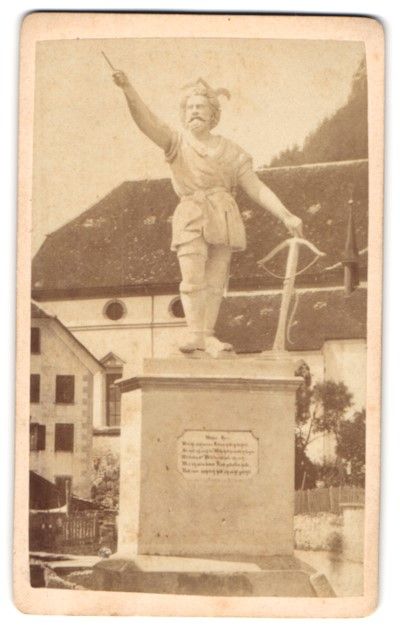 Fotografie & Manifesti: Fotografie Portrait Altdorf / Uri, Blick – Usato da Berlin venduto da bartko-reher