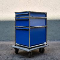 USM Haller Korpus in Blau (nur noch 1 Stück vorhanden)