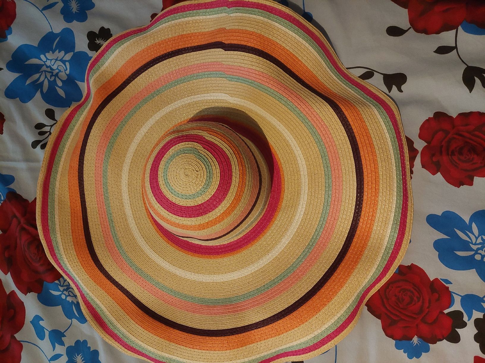 Chapeaux, bonnets & casquettes: Chapeau pour dames, multi-usage – Neuf (Voir description) à Le Locle par wchs 2