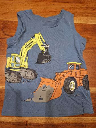 T-Shirt C&A blau mit Baustellen Motiv Grösse 104