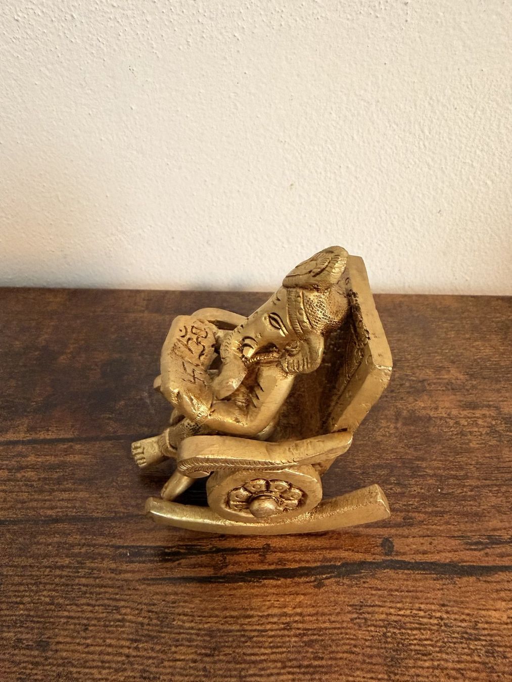 Sculture & Statue: Handgefertigte Ganesha-Statue im Schaukelstuhl – Nuovo e nell'imballaggio originale da Horgen venduto da MP_McA 2