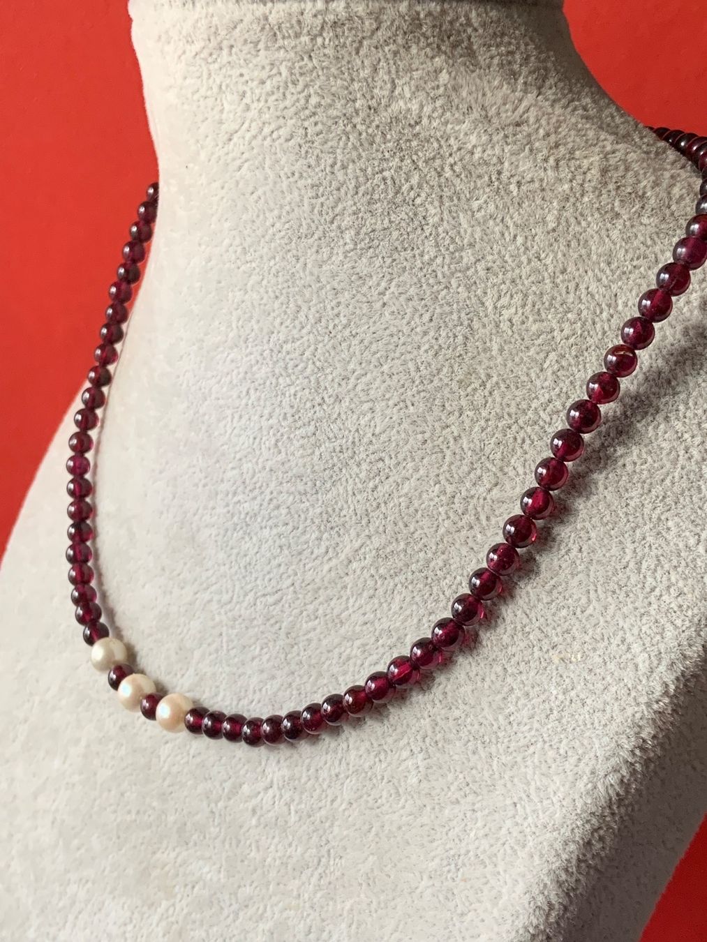 Catenine: Steinketteli rot mit 3 Perlen (40cm) – Usato da Laufen venduto da Bellebellezza 4