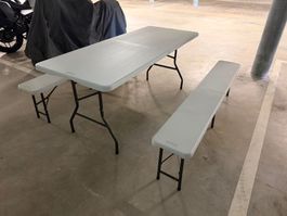 Table pliante avec 2 bancs gris