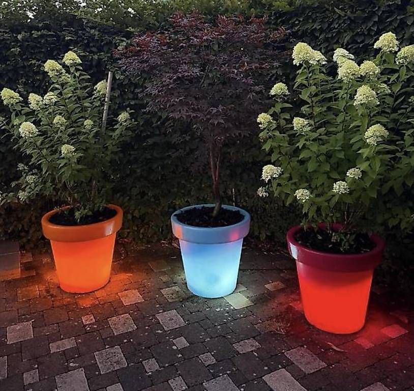 Blumentöpfe: Design Blumentopf 60cm mit LED / 4 Stück – Gebraucht aus Zürich von the_g8qw 1