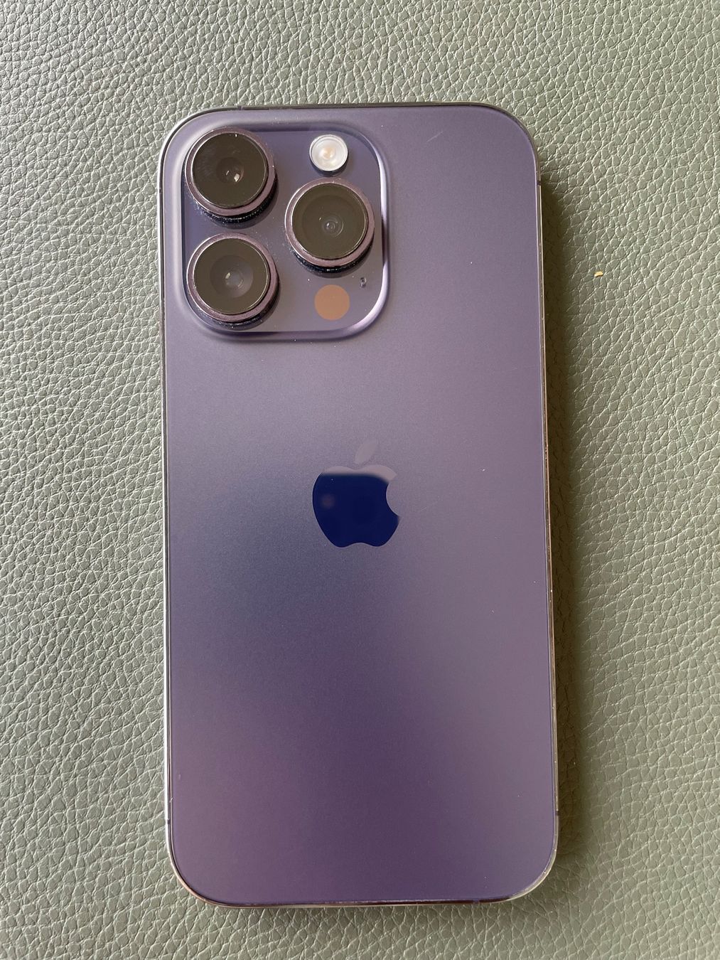 Apple Telefoni cellulari / Smartphones: iPhone 14 Pro 256GB Deep Purple – Usato da Richterswil venduto da phi_z5zb