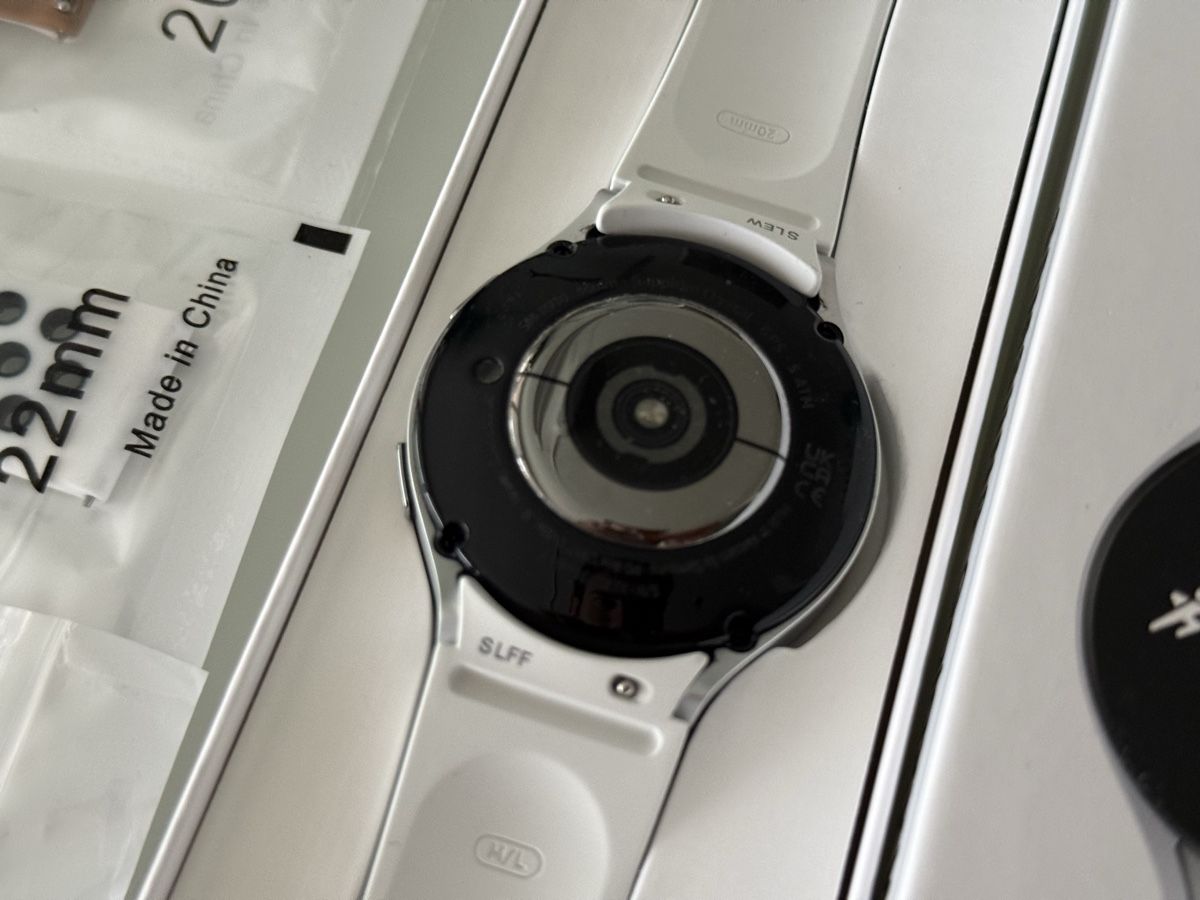 Samsung Smartwatch: Samsung Galaxy Watch 5 with Extra Straps – Gebraucht aus Basel von FrozenFire 2