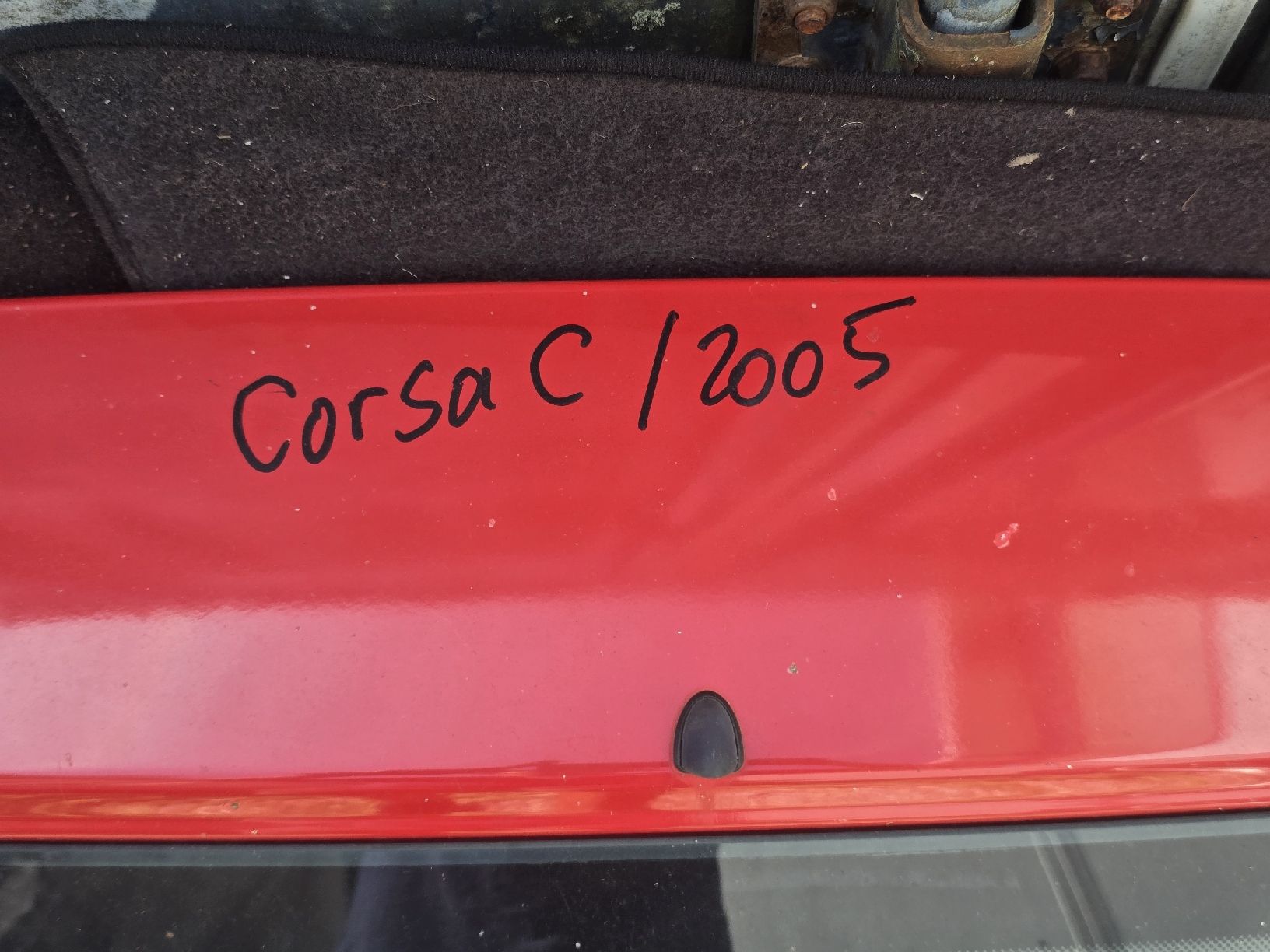 Tutti pezzi di ricambio auto: Opel Corsa C Heckklappe 2005 rot – Usato da Muhen venduto da SHS98 1