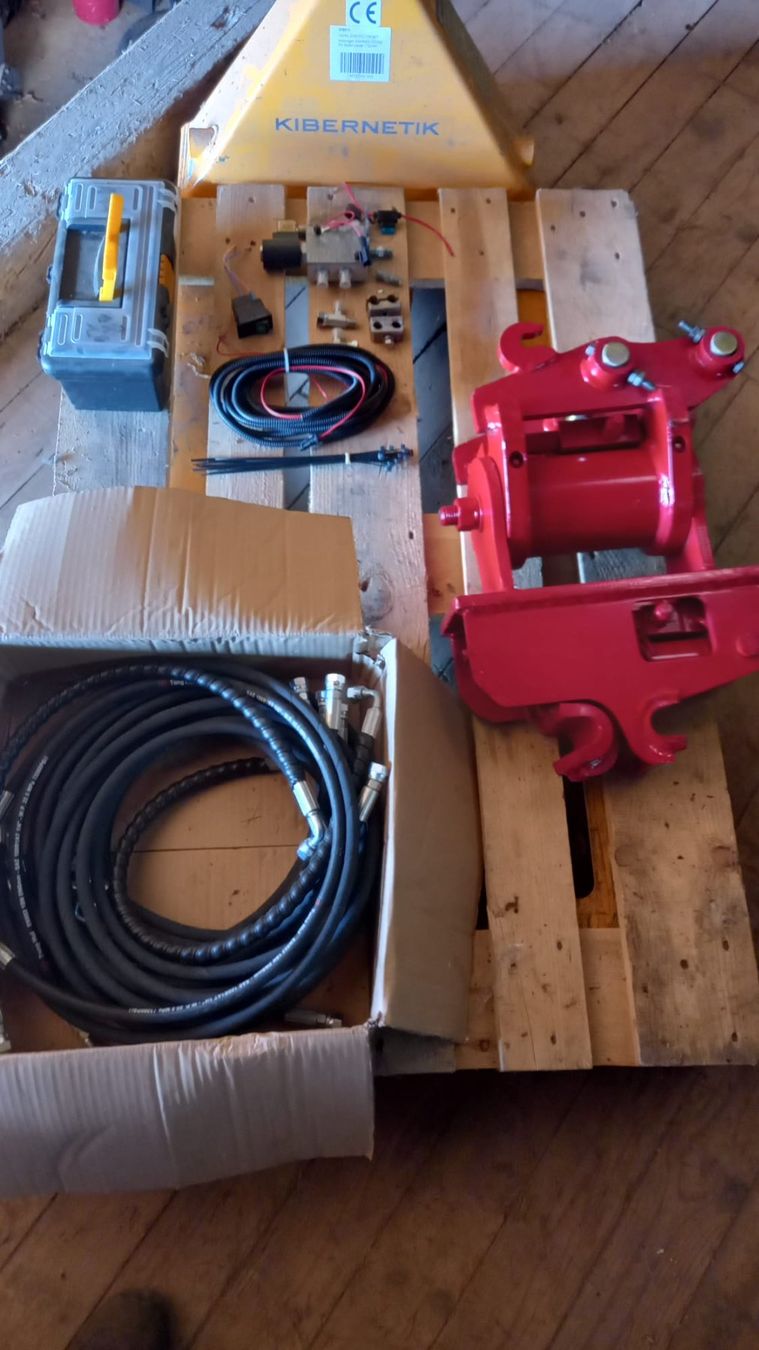 Escavatori: Powertilt Drehmotor Bagger bis 3.5t – Nuovo e nell'imballaggio originale da Kaltbrunn venduto da Lasko77