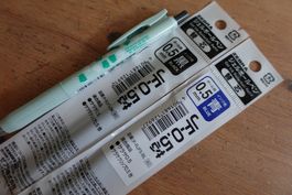 Pokémon Bisasam Stift Gel Ink Rollerball Pen inkl. Refill