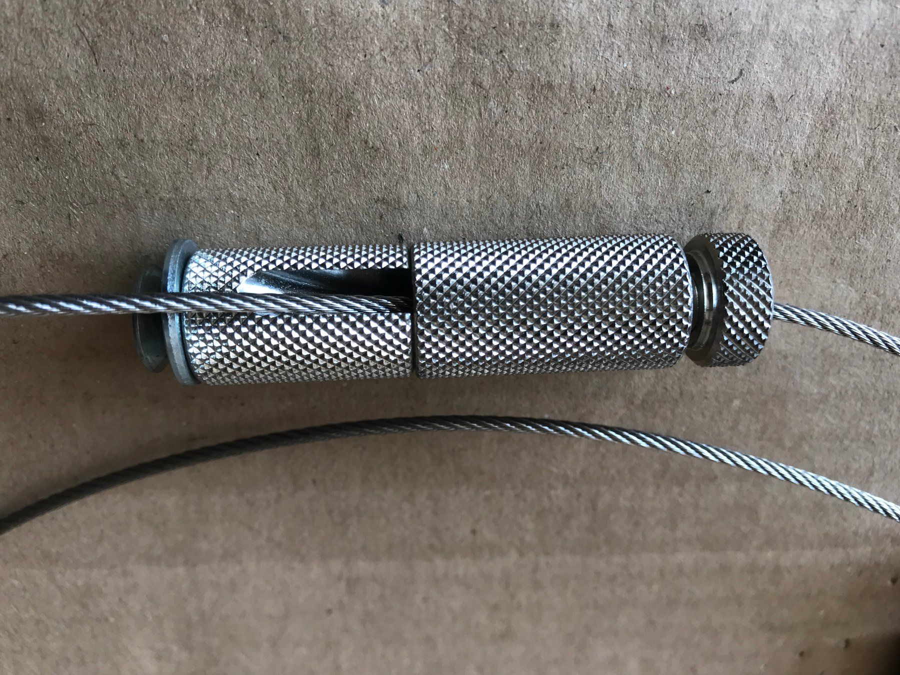 Ferramenta: Drahtseilhalter Gripper Abhängesystem – Usato da Unterkulm venduto da Fabulirius 1