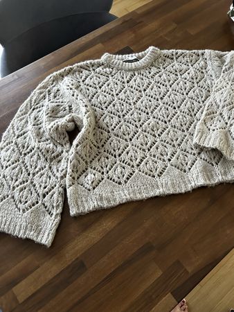 ZARA Boho-Strickpullover Gr. L – Sand, weite Ärmel, Oversize