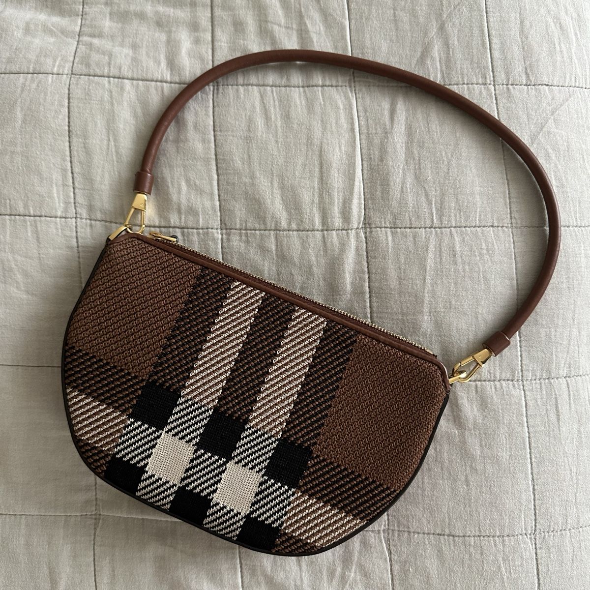 Burberry Borse da donna: Kleine Burberry Schultertasche – Nuovo (secondo la descrizione) da Zürich venduto da Nomase10. 1