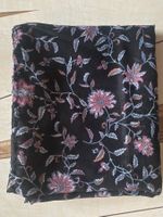 Schal (Schlauchschal) aus Baumwolle / Écharpe noir a. fleurs