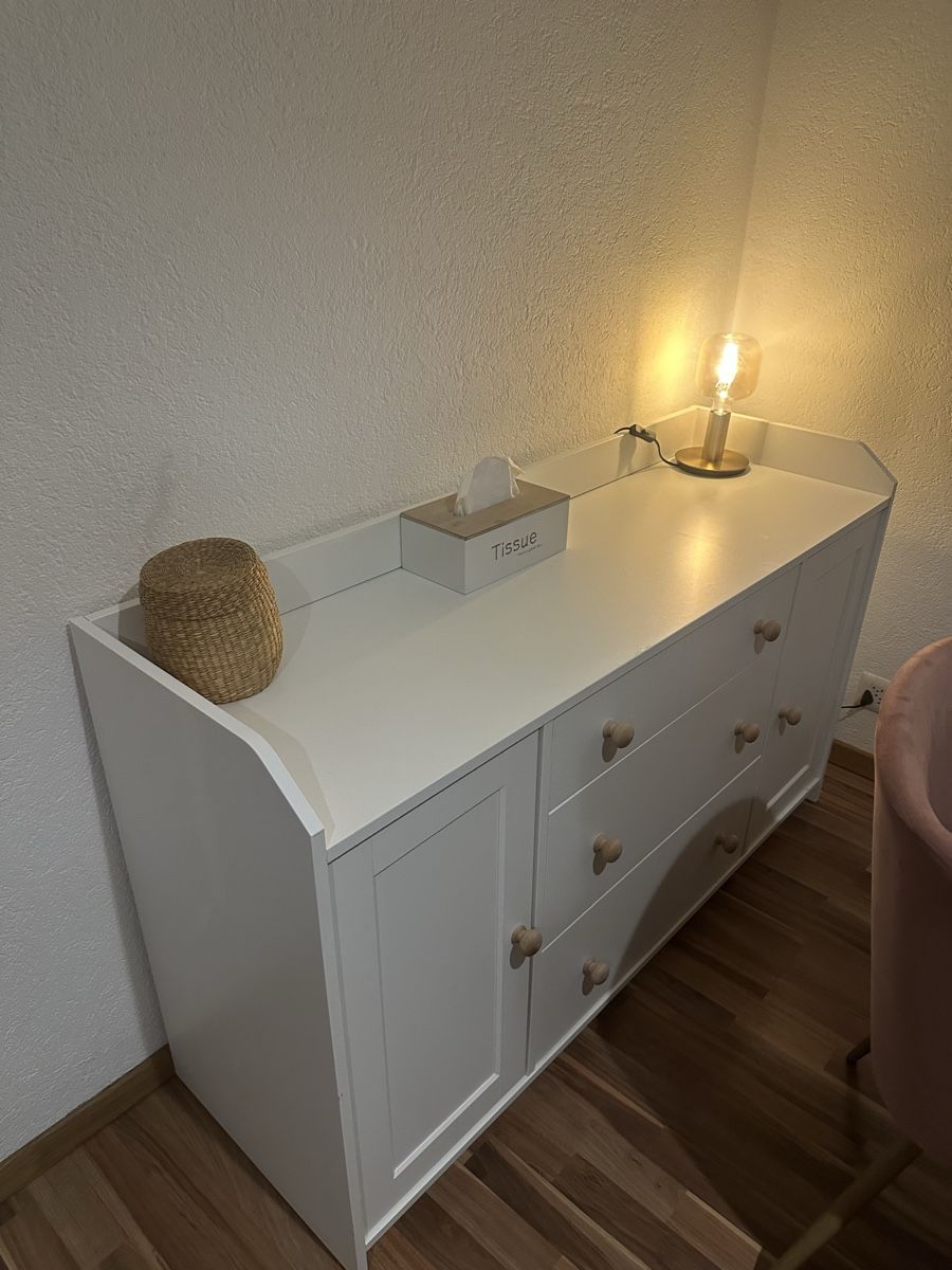 Ikea Cassettiere: Sideboard Hauga weiss 140x84 cm – Usato da Liestal venduto da esr_9y9c 6