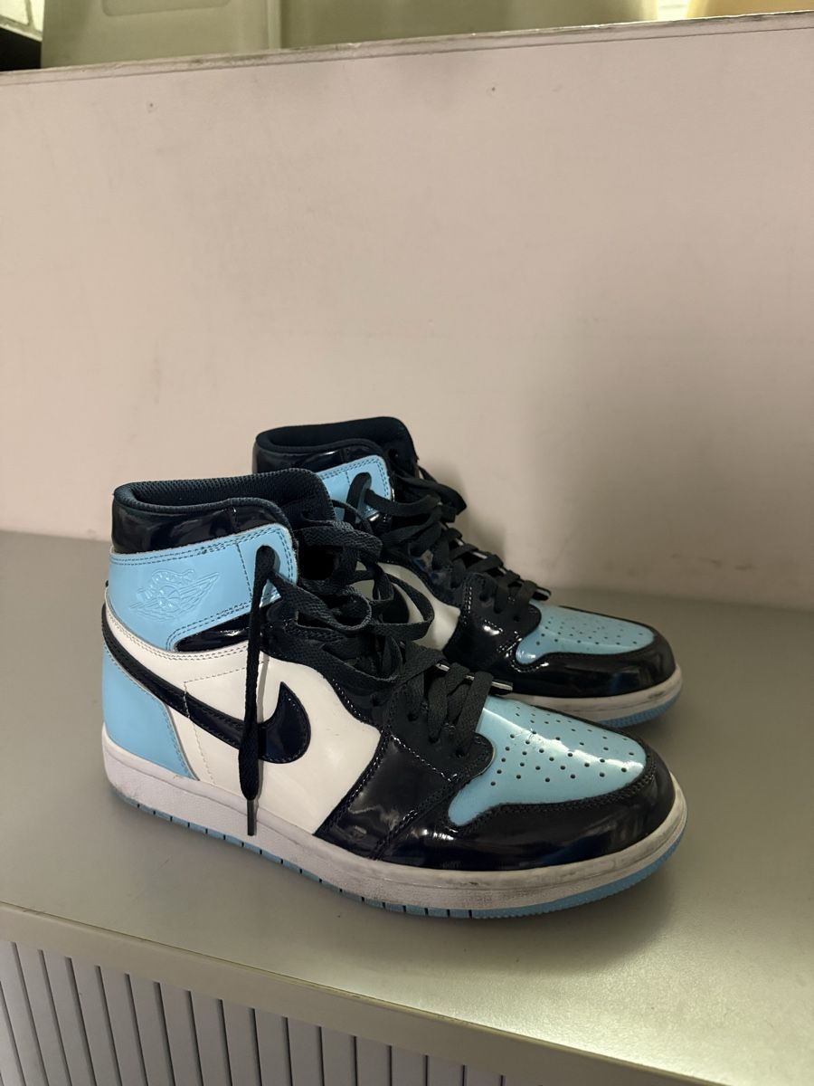 Scarpe da uomo: Jordan 1 Retro UNC Lackleder Gr. 42 – Usato da Menziken venduto da mario_37 2