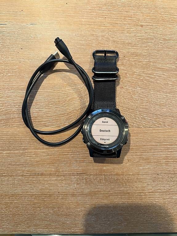 Garmin Smartwatch: Garmin Fenix 5X mit Saphirglas – D'occasion à Esslingen par jabbawock