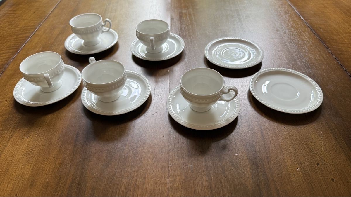 Set di piatti: Espressotassen – Usato da Gunten venduto da seeundberge 3