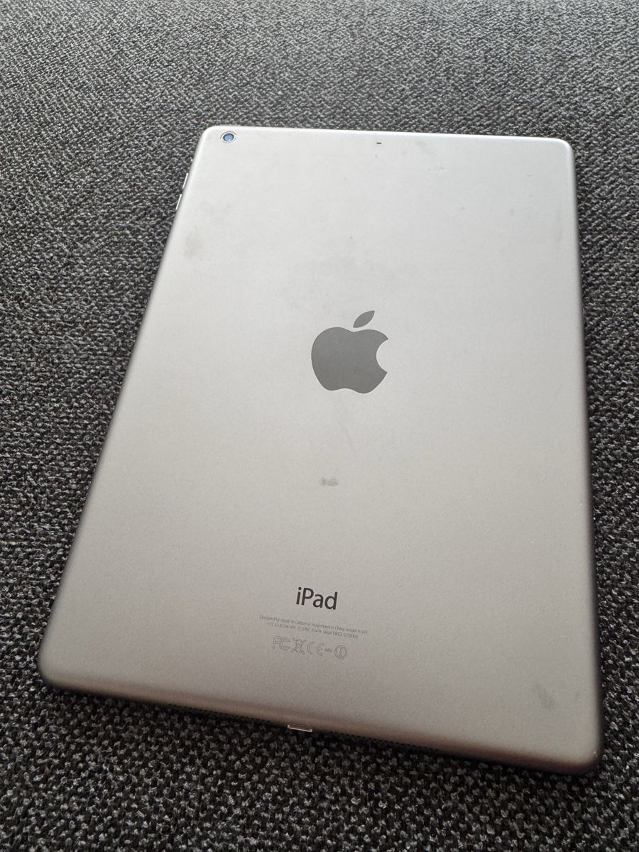 Apple Tablet PC: Apple iPad Air – Gebraucht aus Kriens von thatsvenae 1