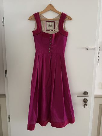NEU Dirndl Cocovero Grösse 32 inklusive zwei Schürzen