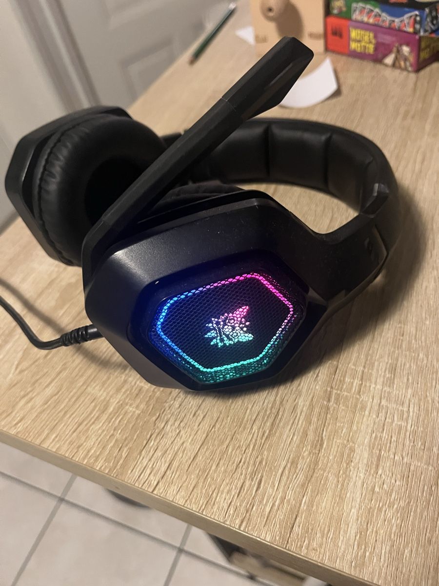 Casques audio: Casque, Gaming – D'occasion à Nods par giu_lj2x