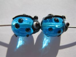 2 Glasperlen Käfer, blau, 10x13mm
