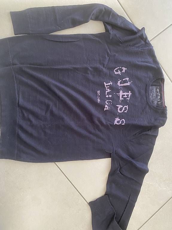 T-shirt: Maglia GUESS – Usato da Gordola venduto da Funghy