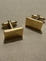 Boutons de manchette dorés vintages
