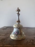 Meissner Tisch-Glocke aus Porzellan mit Schwertermarke