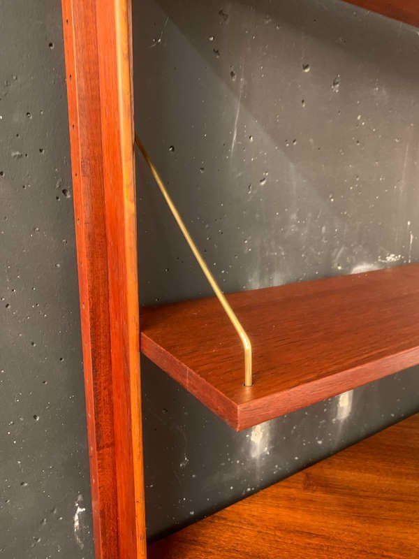 Regale: Mid-Century Eckregal, teak - Denmark 1960er – Gebraucht aus Pregassona von ModernistaCH 2