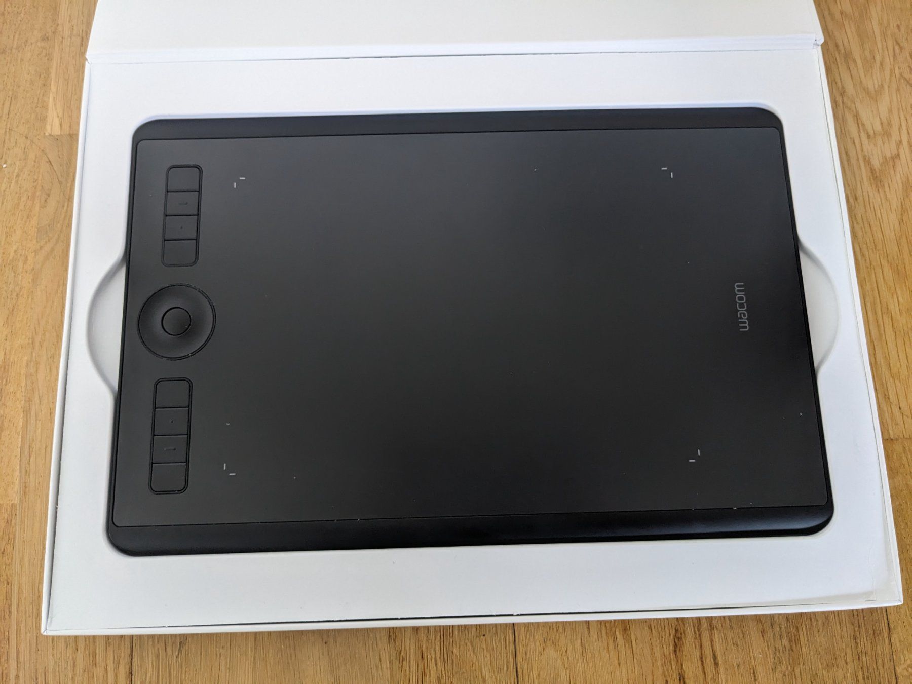 Wacom Tablet PC: Wacom Intuos Pro M Grafiktablett – Usato da Zürich venduto da mis_dg88 1